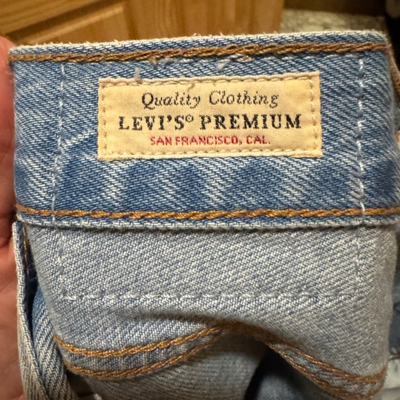 Levi's Premium Baggy Dad Jeans Light Wash Distressed Waist 25 - Picture 8 of 10